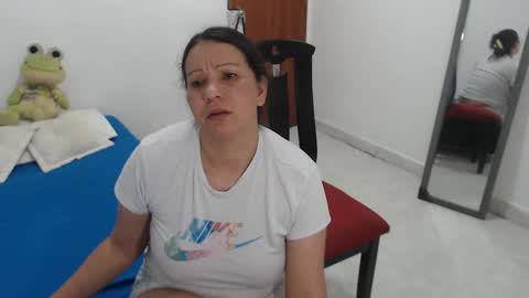 laura_foxx2379 online show from December 15, 1:45 am