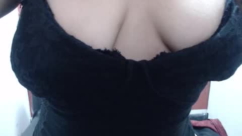  Laura  online show from November 30, 10:11 am