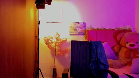 Laura Rose online show from March 21, 7:36 am