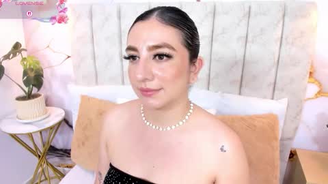 Laura Smith online show from March 4, 10:07 pm