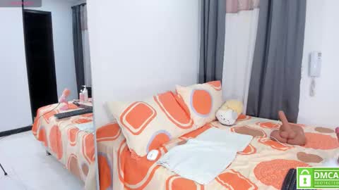 Laura online show from November 15, 6:37 am