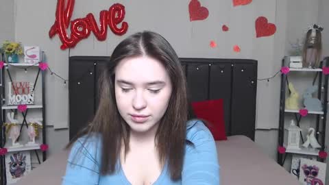 LauraHlot online show from February 26, 6:15 pm