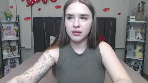 LauraHlot online show from April 12, 6:23 pm