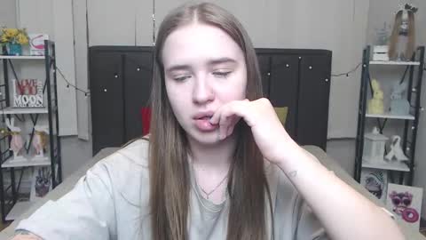 LauraHlot online show from September 12, 6:32 pm