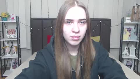 LauraHlot online show from October 12, 5:44 am