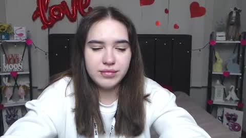 LauraHlot online show from March 7, 1:53 am