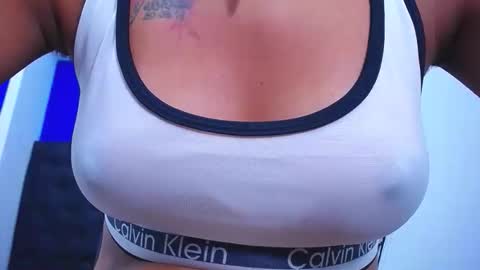 lauramossart online show from November 18, 6:16 am