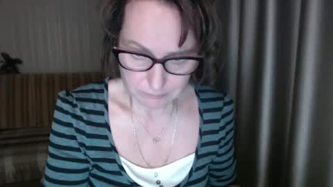 Snapshot of lauraoven1 chatting on February 20, 4:47 pm Lauraoven1 online show from February 20, 4:47 pm