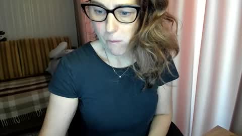 Lauraoven1 online show from February 25, 9:57 am