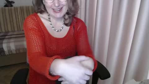 Snapshot of lauraoven1 chatting on March 11, 7:24 am Lauraoven1 online show from March 11, 7:24 am