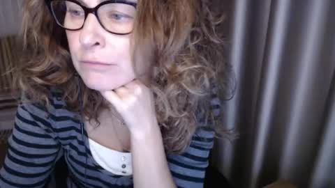 Lauraoven1 online show from November 28, 12:01 pm