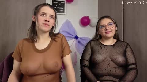 Laura online show from February 15, 1:52 am