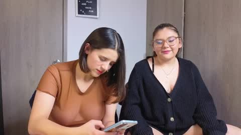 Laura online show from April 8, 12:02 am