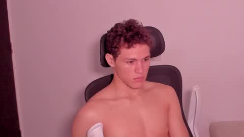 Laureent online show from March 14, 6:45 pm