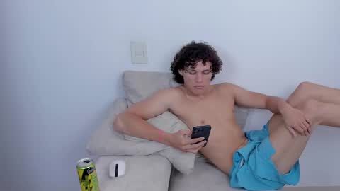 Laureent online show from March 11, 6:30 pm