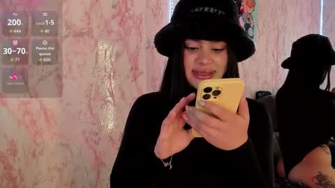Snapshot of lauren_camila1 chatting on September 24, 2:18 am Lau online show from September 24, 2:18 am