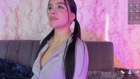 Snapshot of lauren_camila1 chatting on December 5, 11:34 pm Lau online show from December 5, 11:34 pm