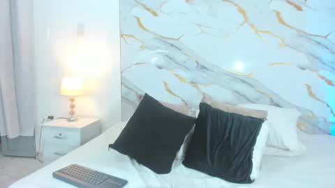 Snapshot of lauren_cruz1 chatting on October 10, 3:51 pm lauren_cruz1 online show from October 10, 3:51 pm