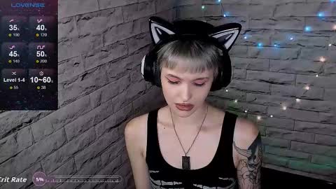 Snapshot of lauren_raquel chatting on October 18, 6:56 pm Eva online show from October 18, 6:56 pm