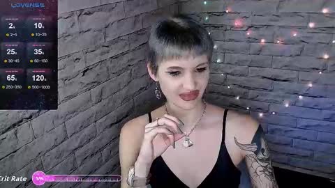 Snapshot of lauren_raquel chatting on September 18, 3:38 pm Eva online show from September 18, 3:38 pm