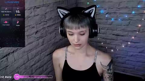 Snapshot of lauren_raquel chatting on October 12, 5:48 pm Eva online show from October 12, 5:48 pm