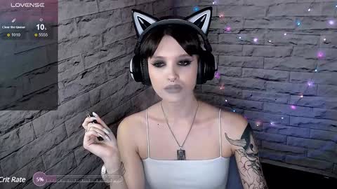 Snapshot of lauren_raquel chatting on December 31, 6:24 pm Eva online show from December 31, 6:24 pm