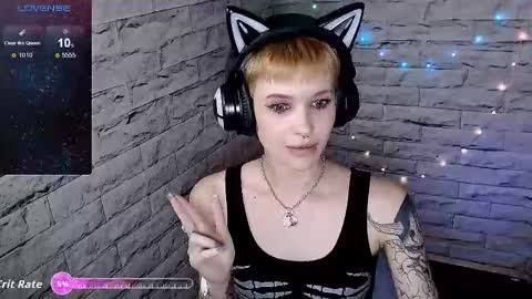 Snapshot of lauren_raquel chatting on September 9, 5:46 pm Eva online show from September 9, 5:46 pm