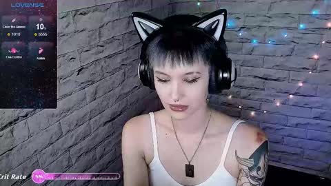 Snapshot of lauren_raquel chatting on September 25, 2:46 pm Eva online show from September 25, 2:46 pm