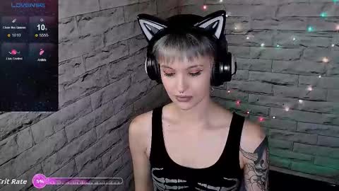 Snapshot of lauren_raquel chatting on October 17, 6:45 pm Eva online show from October 17, 6:45 pm
