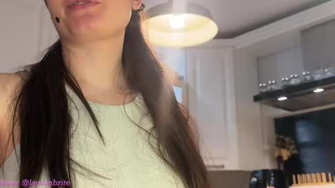 Lauren Brite online show from April 3, 5:42 pm