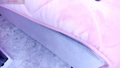 laurencurve online show from October 6, 7:31 pm