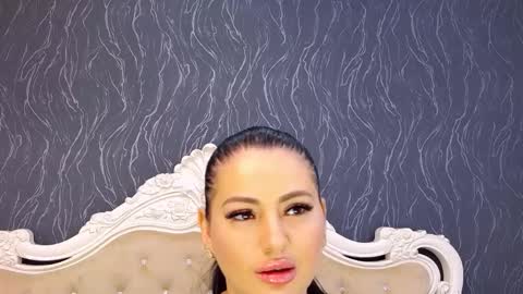 Laura online show from November 9, 8:51 am