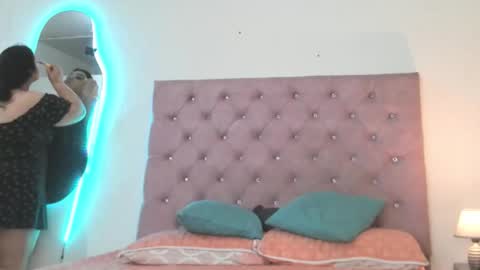 laurenlaine online show from November 30, 2:24 pm