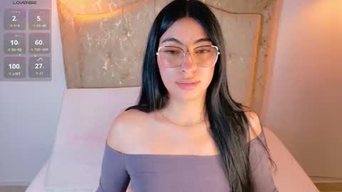 laurenn_smitth online show from February 25, 12:53 pm