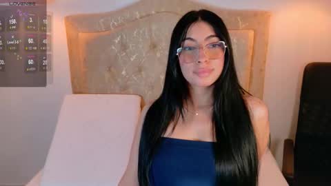 Snapshot of laurenn_smitth chatting on October 20, 2:33 pm laurenn_smitth online show from October 20, 2:33 pm