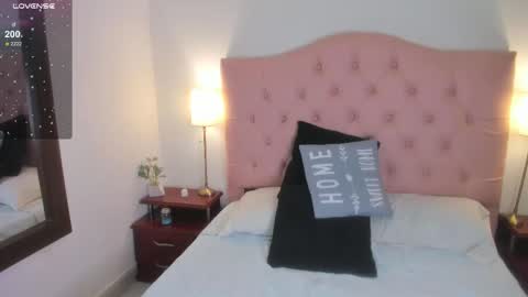 Snapshot of laurenn_smitth chatting on February 28, 3:37 pm laurenn_smitth online show from February 28, 3:37 pm