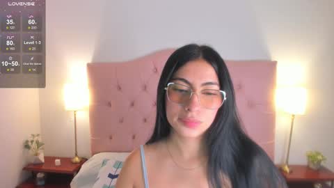 Snapshot of laurenn_smitth chatting on February 12, 12:33 pm laurenn_smitth online show from February 12, 12:33 pm