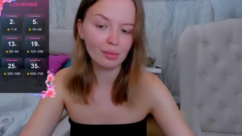 laurennhill online show from September 10, 12:33 am