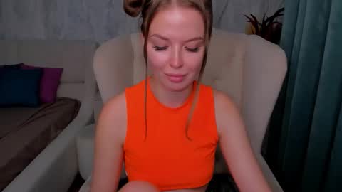 laurennhill online show from September 29, 12:31 am