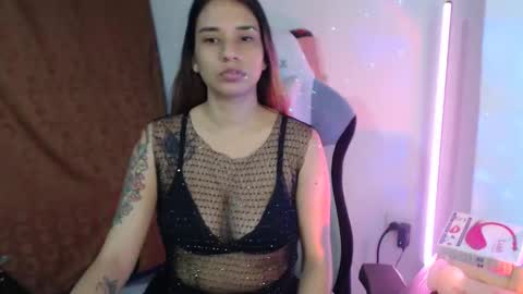 Snapshot of laurenphillipsx chatting on February 26, 2:59 pm Lauren online show from February 26, 2:59 pm