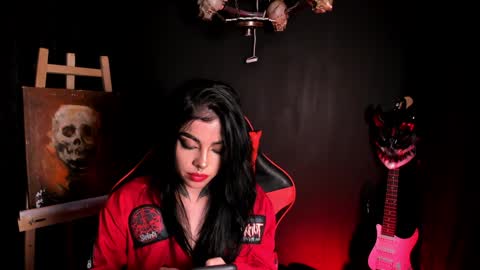 Snapshot of laurenrousexx chatting on January 17, 4:49 am LAUREN INDEPENDENT MODEL HELP ME REACH 100 LIKES PLS online show from January 17, 4:49 am