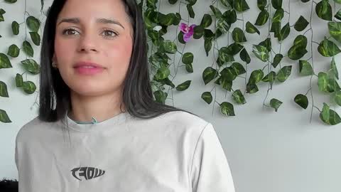 laurensmith9 online show from March 31, 3:12 pm