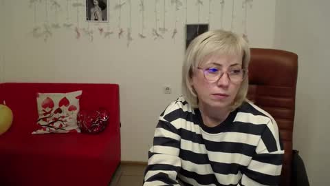 Lauren online show from January 19, 1:32 pm