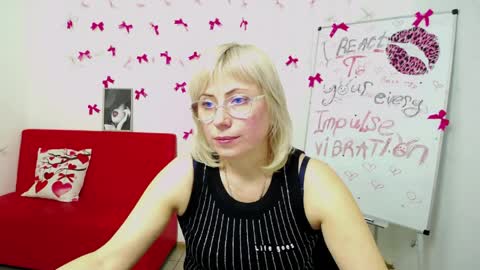 Lauren online show from March 27, 7:37 pm