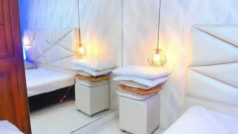 Laurent online show from February 8, 10:41 am