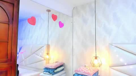 Laurent online show from January 9, 11:05 am