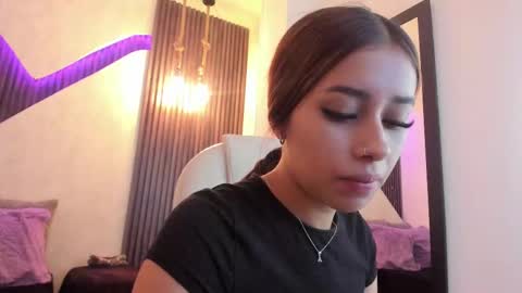 Snapshot of laurin_clauz chatting on February 20, 3:41 pm Lau online show from February 20, 3:41 pm