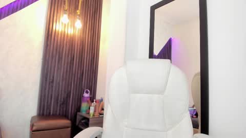 Snapshot of laurin_clauz chatting on October 6, 3:41 pm Lau online show from October 6, 3:41 pm