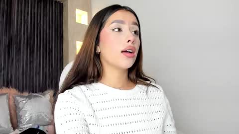 Snapshot of laurin_clauz chatting on October 20, 3:50 pm Lau online show from October 20, 3:50 pm