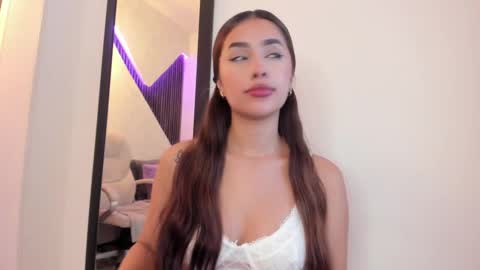 Snapshot of laurin_clauz chatting on March 6, 6:16 pm Lau online show from March 6, 6:16 pm